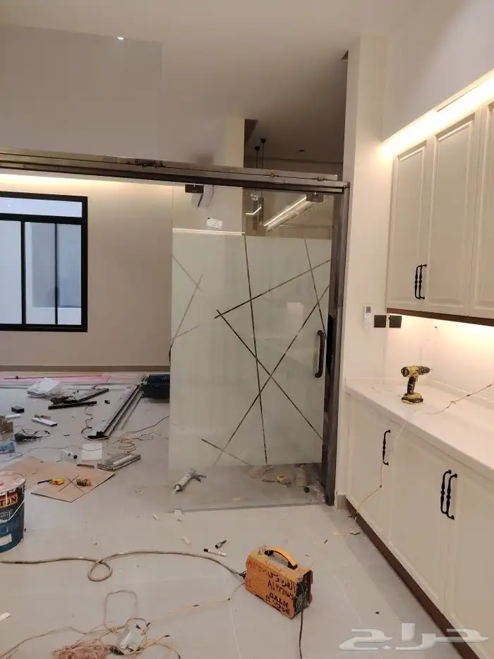 سكريت الرياض لجميع اعمال الزجاج وشور ومرايات وجهات ذكيه 0556 2