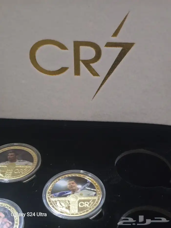 تذكارات رونالدو وعملات المملكة الايرانيه 0