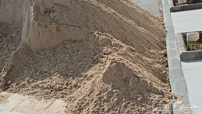 نقل دمار ومخلفات وتوريد بطحه و أسمنت قلاب دينا 3