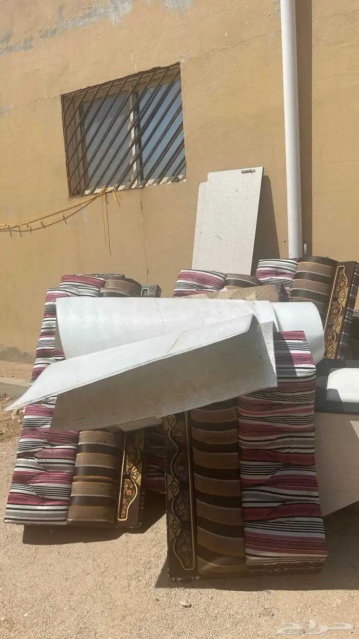 اثاث مستعمل ما ابيه ببلاش الي يبيه يجي ياخذه كله 3