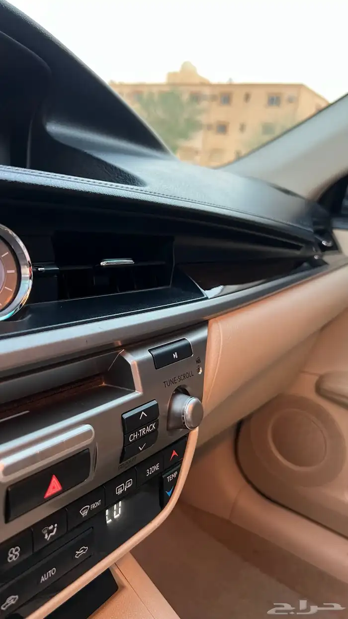 لكزس ES 350 مديل 2014 24