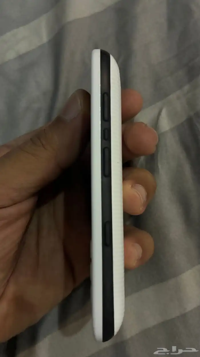 للبيع بلاك بيري كيرف 9720 6