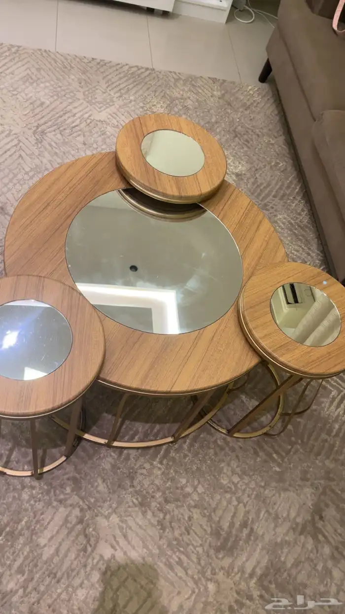 طاولات حديد 0