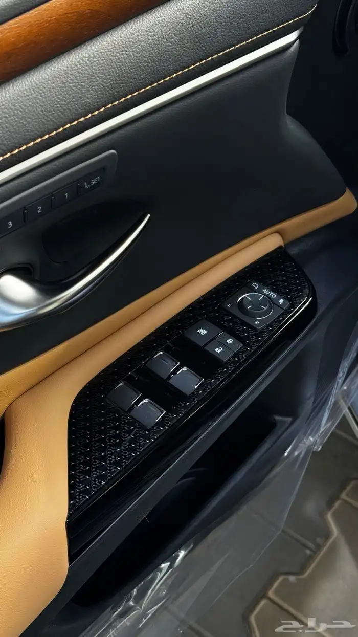 لكززس ES 350 CC بانوراما بريمي 2025 - 236.500 10