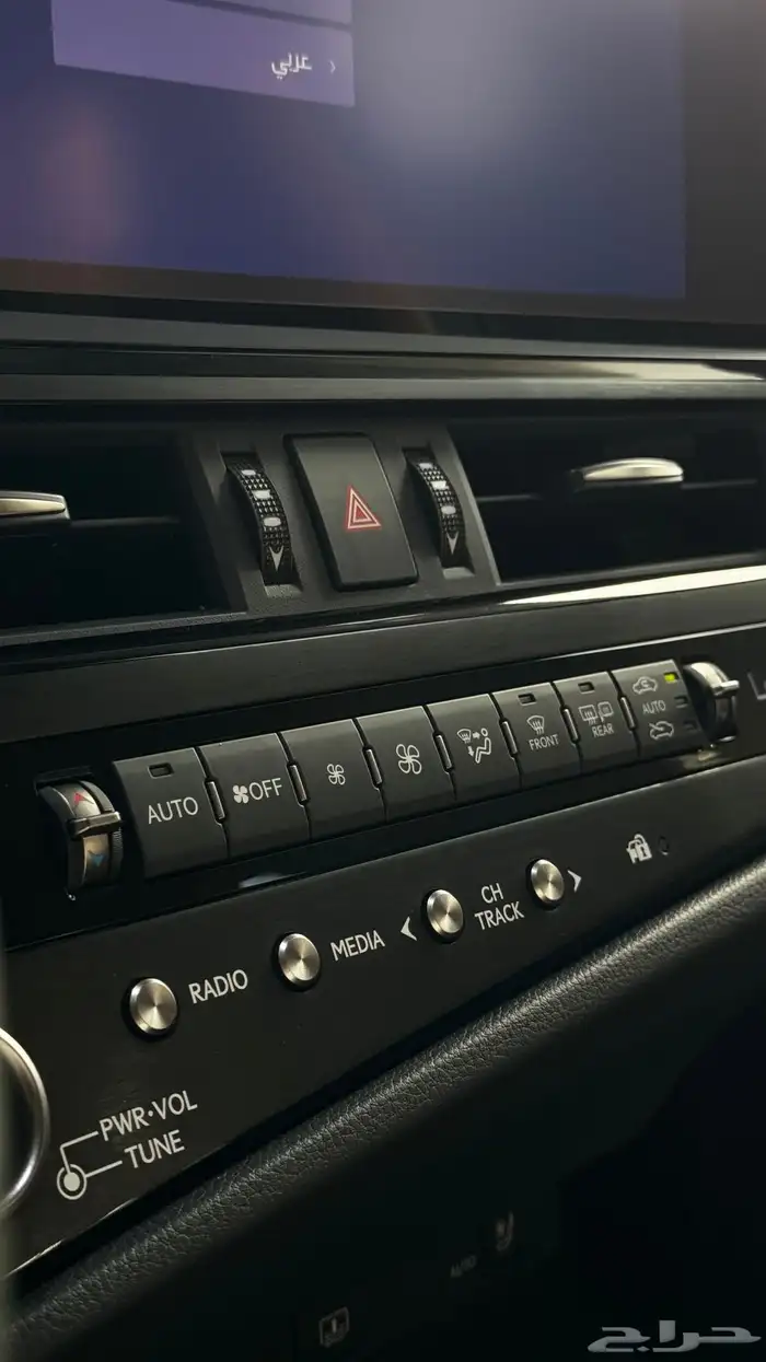 لكززس ES 350 CC بانوراما بريمي 2025 - 236.000 19