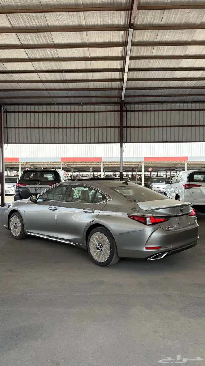 لكزس ES350CCموديل 2025 كاش وتقسيط 4
