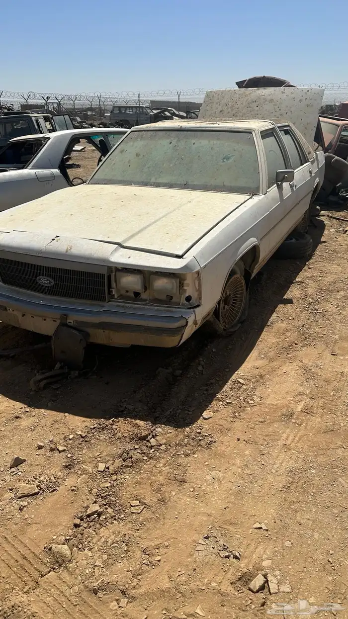 للبيع قطع غيار فورد فكتوريا موديل 91 تشليح 0