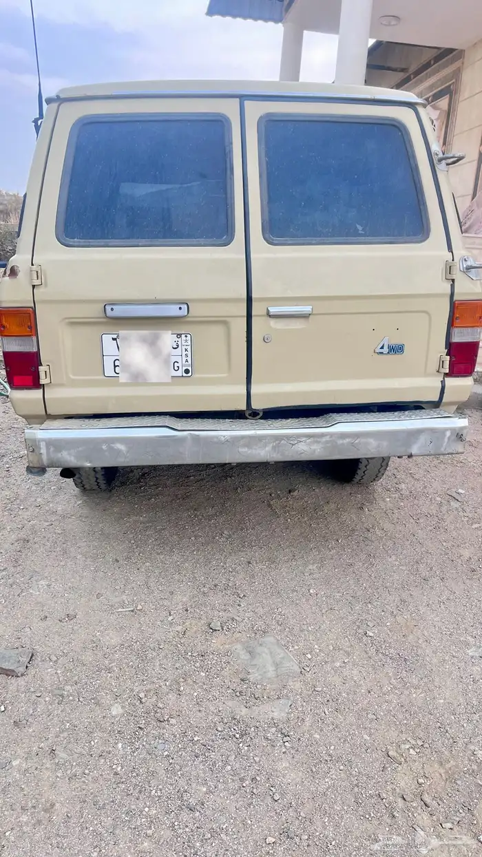 صالون مديل 84 1