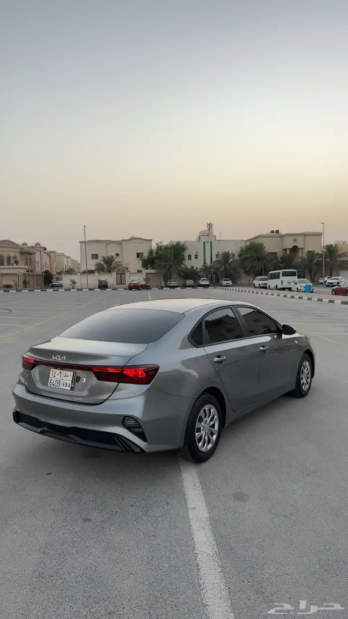 كيا K3 موديل 2022 رمادي بطاقة جمركية على الشرط 1