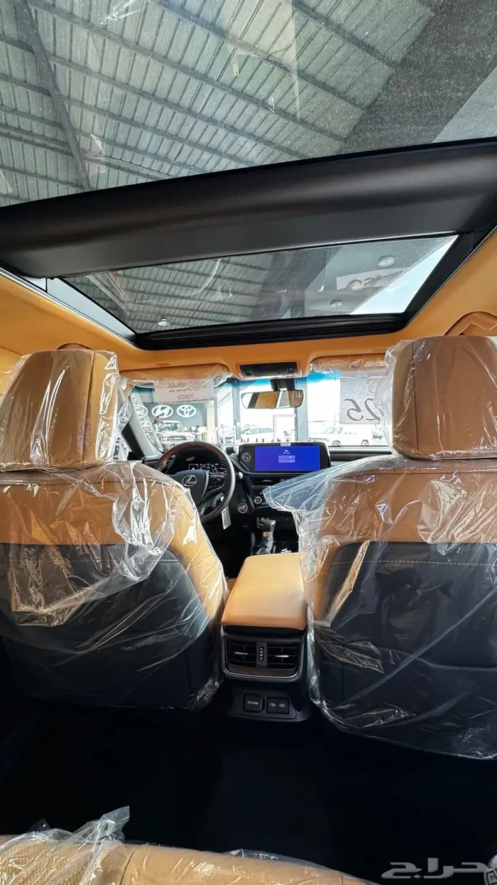 لكززس ES 350 CC بانوراما بريمي 2025 - 236.000 25