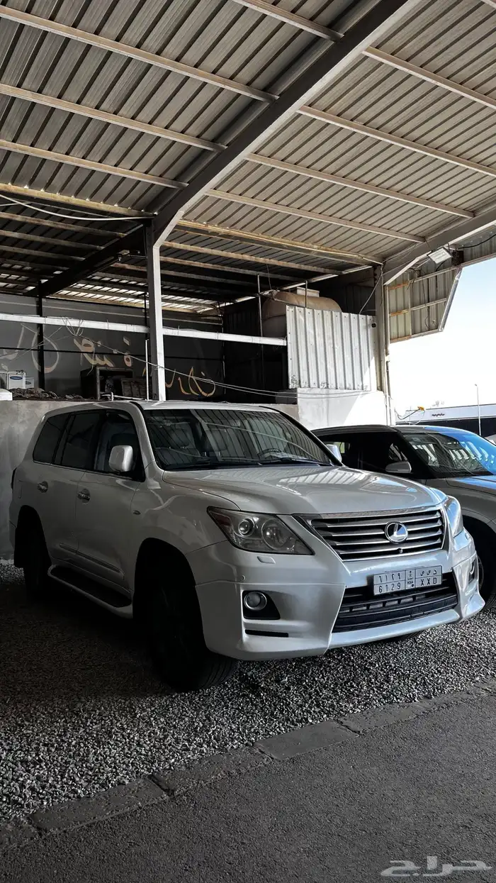 جيب لكزس LX 570 0