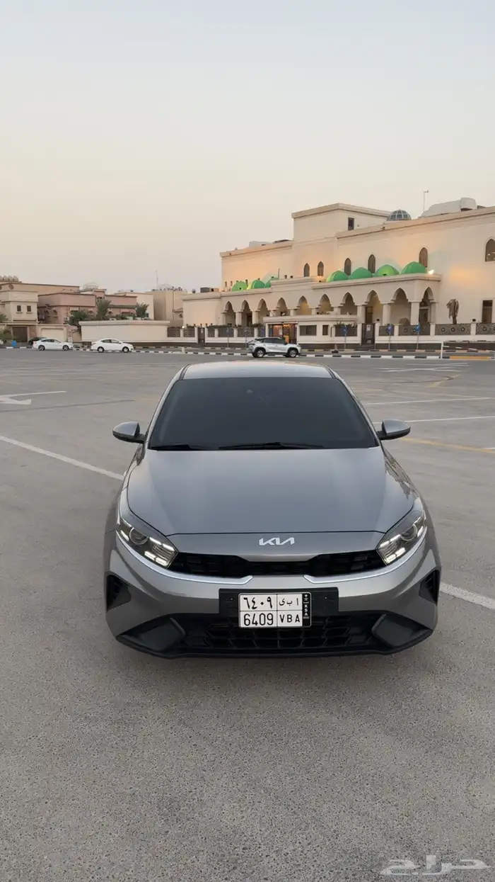 كيا K3 موديل 2022 رمادي بطاقة جمركية على الشرط 3