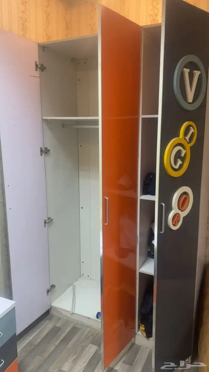 اثاث متنوع للبيع الرياض حي الروضه 4