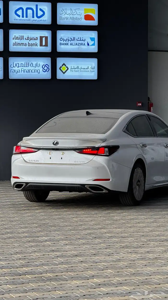 لكززس ES 350 CC بانوراما بريمي 2025 - 236.500 9