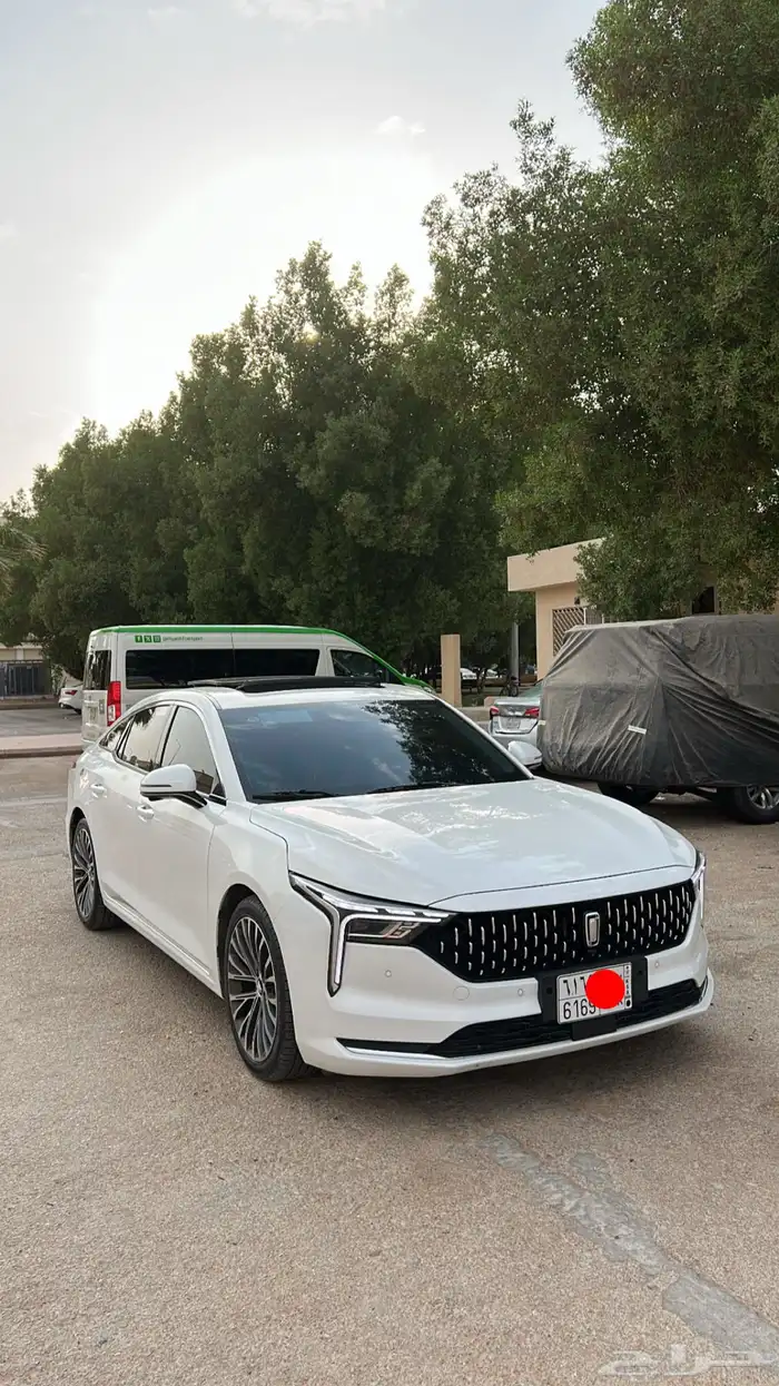 بيستون B70 2023 فل كامل شبه اصفار 1