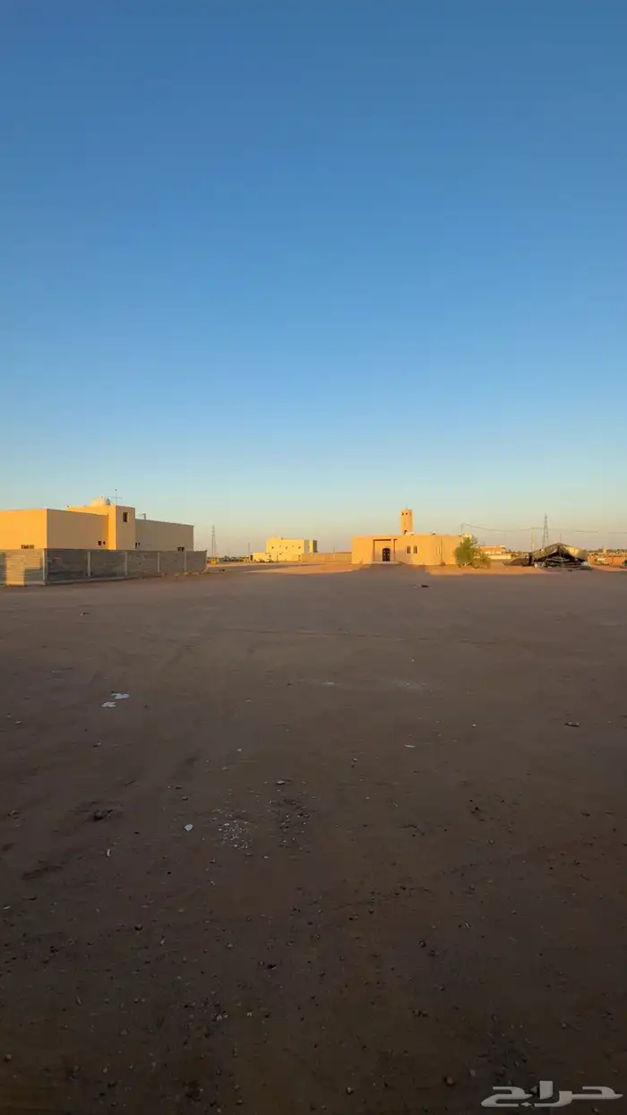 للبيع ارض بسعر مميز بالقاعد بعثمر قريبة من الجامعة 3