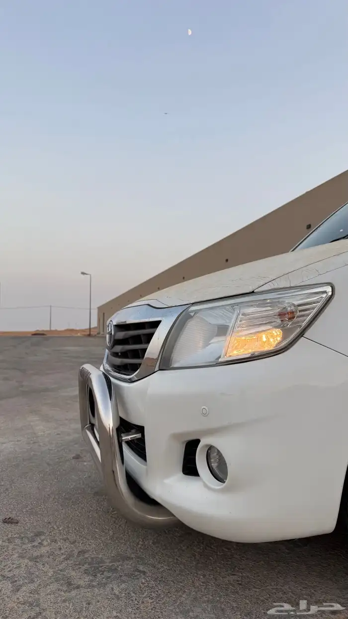 هايلوكس مخزن GLX فل كامل قير عادي سعودي 10
