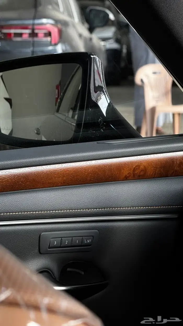 لكززس ES 350 CC بانوراما بريمي 2025 - 236.000 23