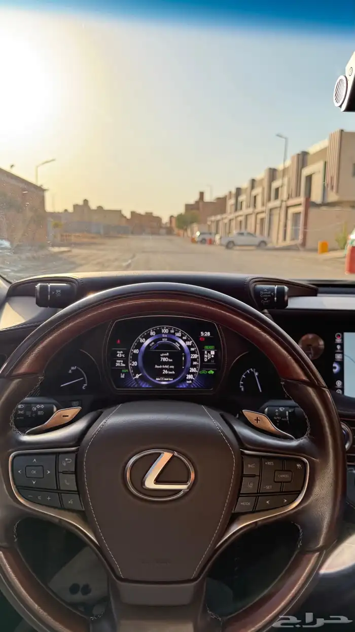 لكزس LS500 للبيع 3