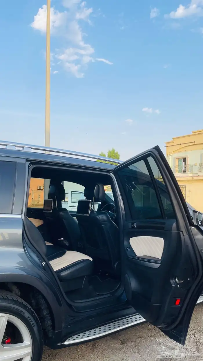Mercedes Benz GL 450. AMG 27