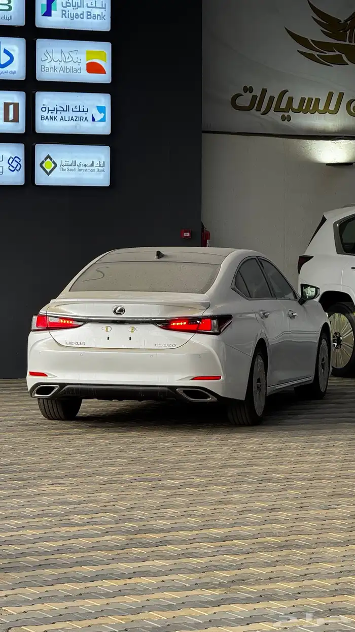 لكززس ES 350 CC بانوراما بريمي 2025 - 236.500 8