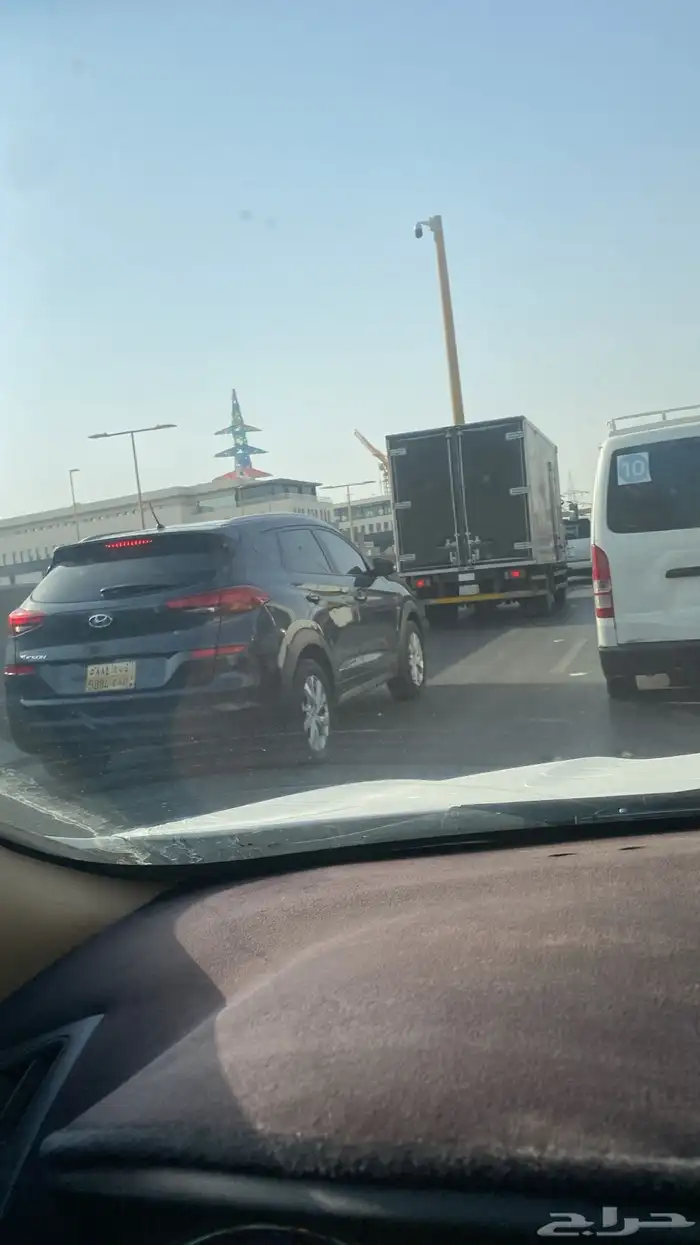 أنا سواق أي نفر يبغى كلمني الرياض ساكن اليرموك مخرج ثمانية 0