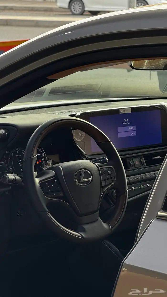 لكززس ES 350 CC بانوراما بريمي 2025 - 236.000 11