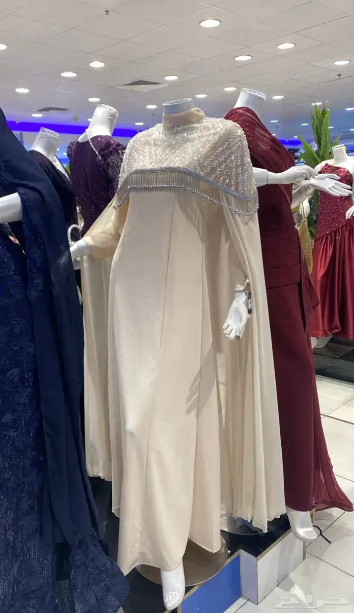 فساتين للبيع بعضها غير ملبوسه وبعضها ملبوسه 5 ساعات نظيف 1