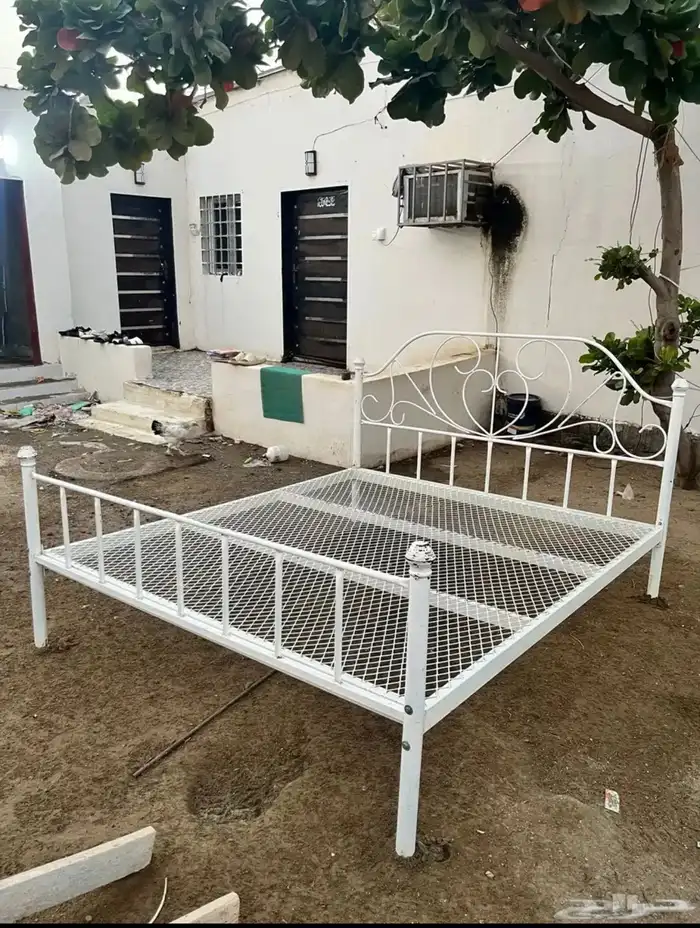 سرير نفرين 0