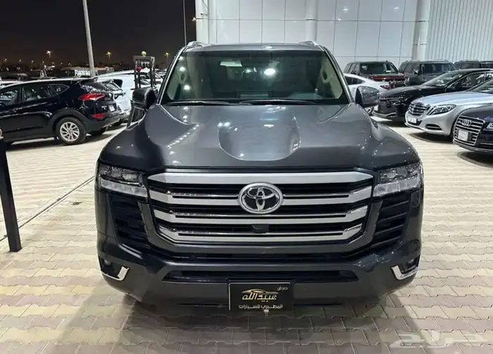تويوتا لاندكروزر GXR موديل 2024 رقم 3 نضيف جدا 0
