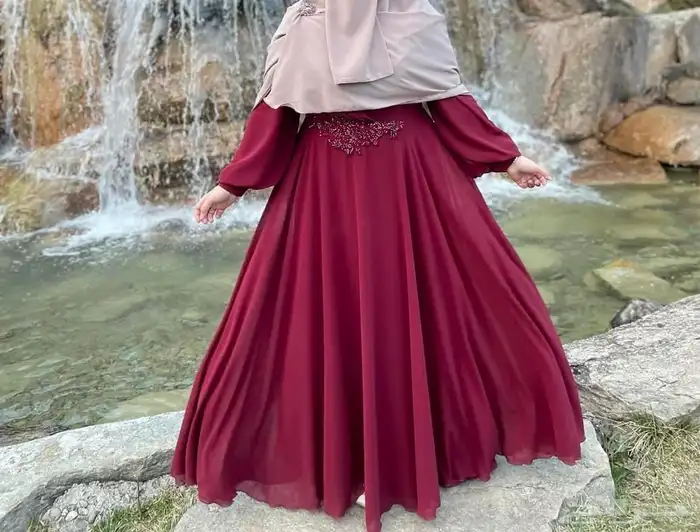 ساعة ماركة كوتش نظيف جدا  وفستان 1