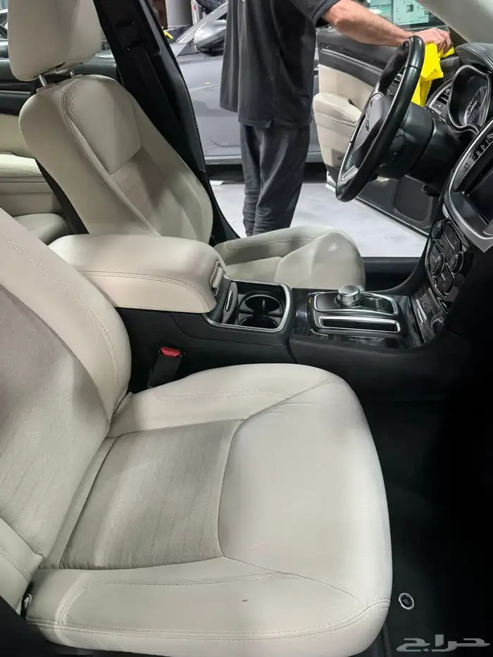 كرايسلر 300 2019 5