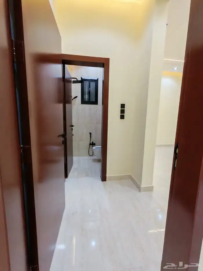 للبيع شقق ارضي و علوي مع سطح بمداخل مستقلة تماما من600 الف 24