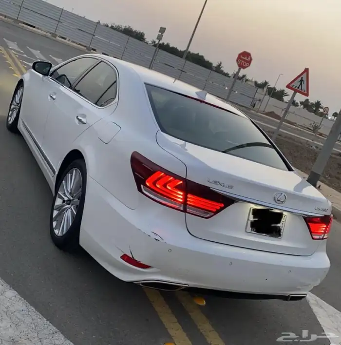 لكزاس سيدان 2015 1