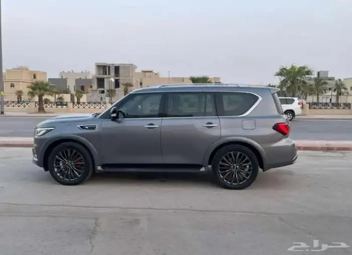 انفينتي qx80 نظيف جدا 3