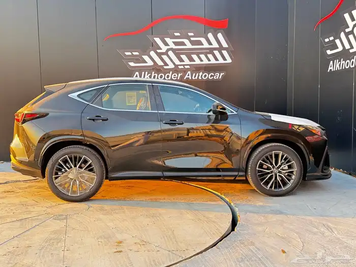 لكزس ان اكس فات نص فل سي سي بنزين 2025 4