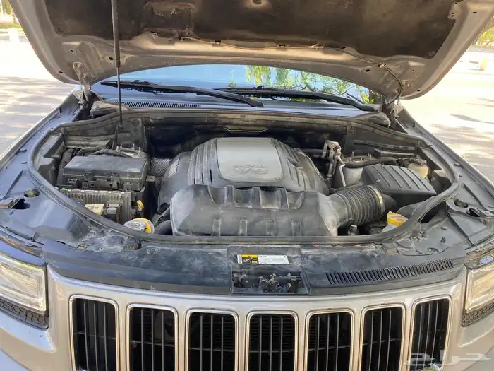 سياره جيب قراند شروكي V8 2