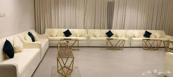 تاجير كنب في اي بي 17