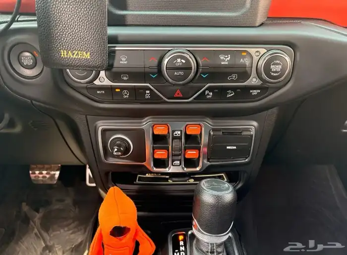 تصميم مميز Jeep Wrangler JLU Sahara 22