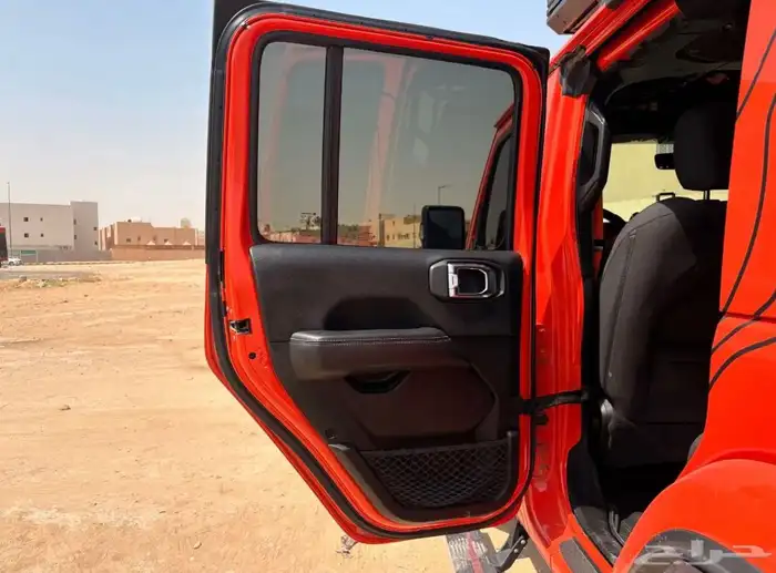 تصميم مميز Jeep Wrangler JLU Sahara 15