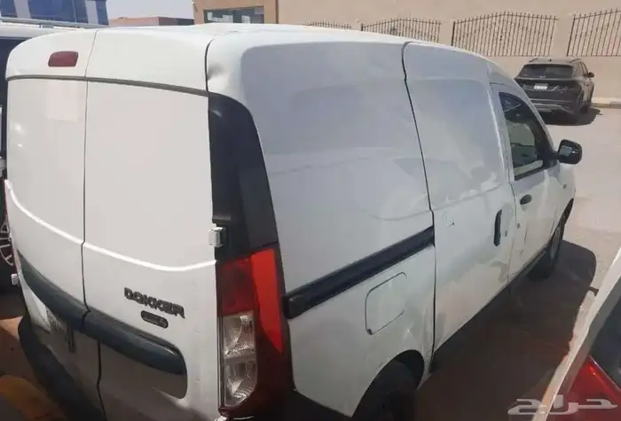 البيع عدد 4 فان بضائع نوع رينو دوكر 2019 4