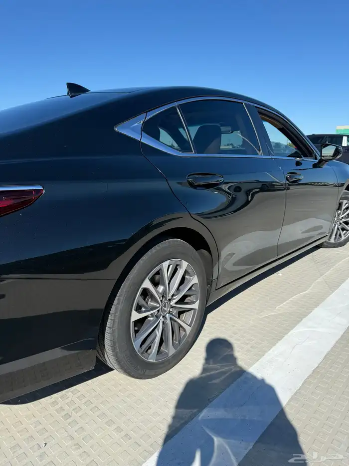 للبيع لكزس ES350 موديل 2022 وكاله داخليه جملي 6