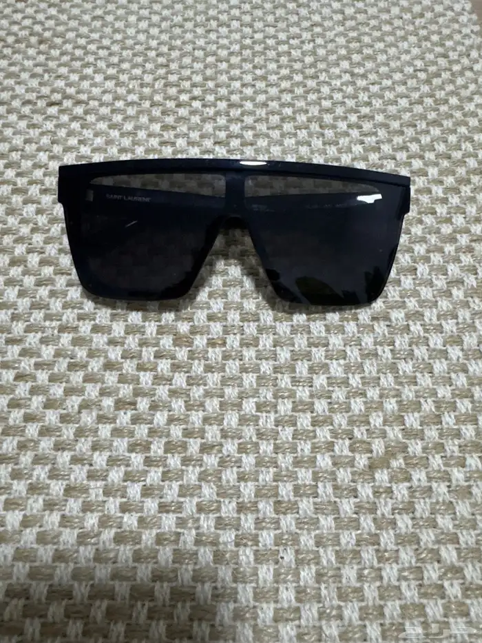 نظاره saint Laurent بسعر ممتاز بدون بوكس 0