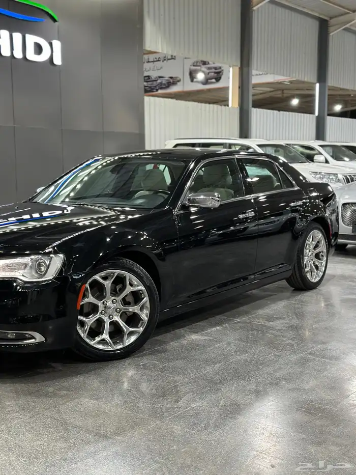 كرايزلر C300 اسود 2021 هيمي V8 5.7 هيمي معرض(الرشيدي) 2