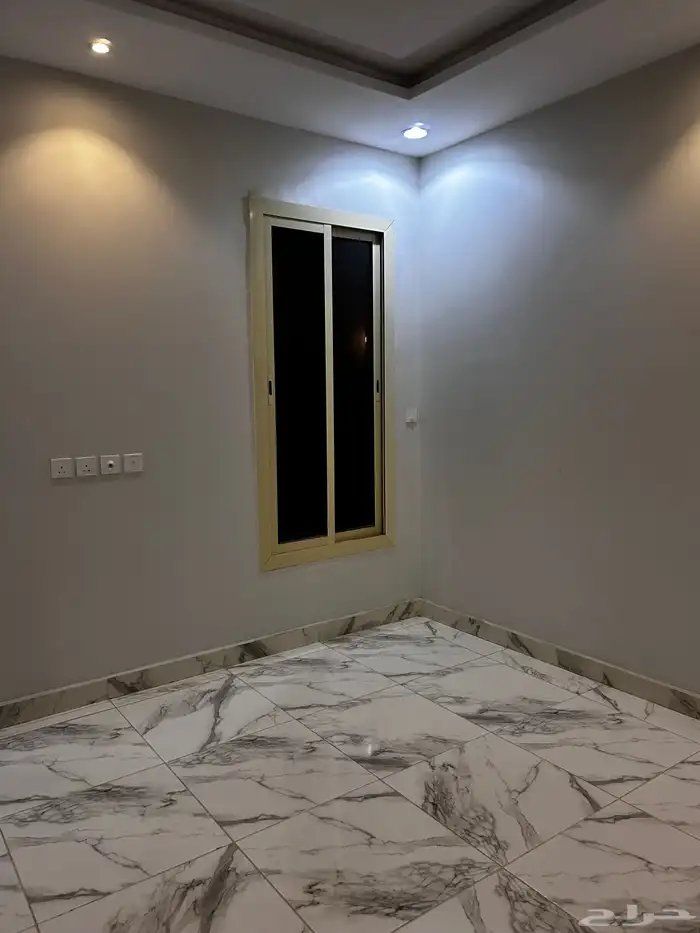 فله مساحه 450 درج جانبي دورين وملحق 7