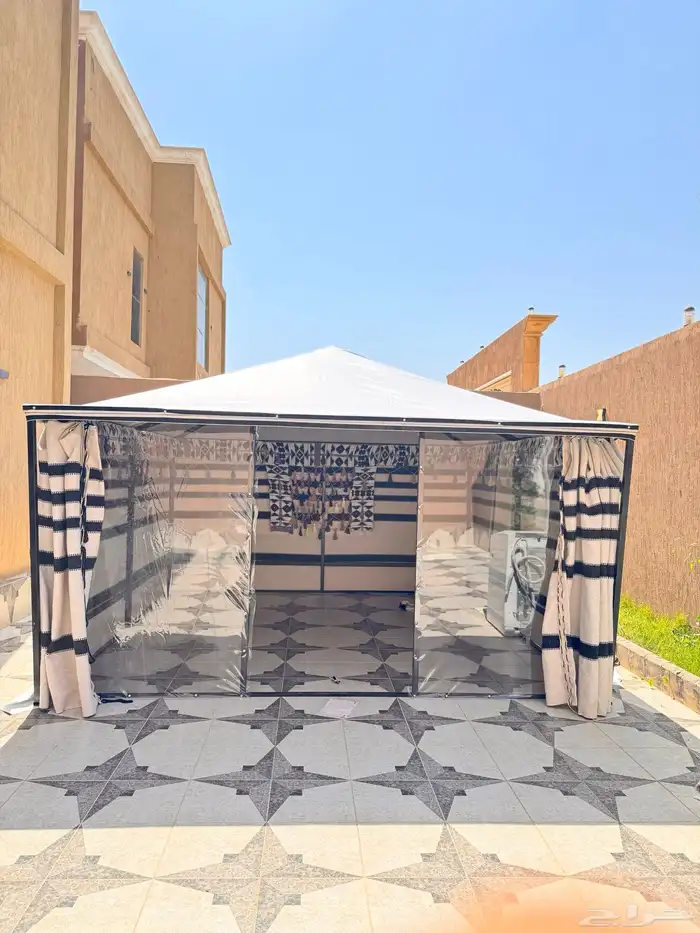 بيت شعر ملكي 0