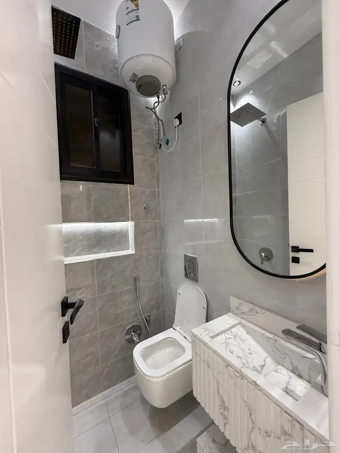 للبيع شقق ارضيه ببايكة سيارة وشقق علويه بالقرب م حي الضيافة 19