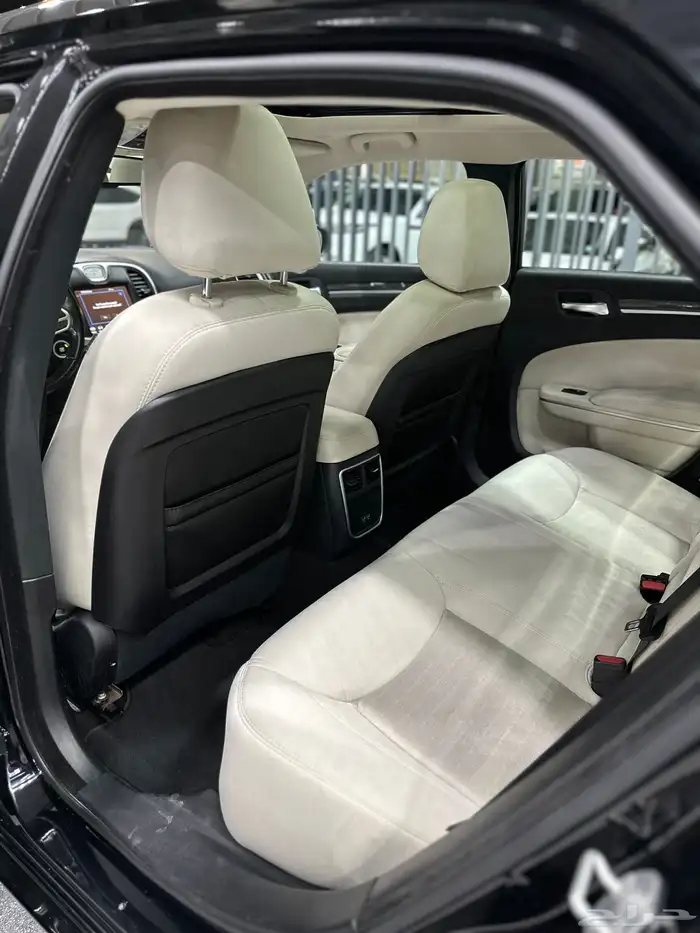كرايزلر C300 اسود 2021 هيمي V8 5.7 هيمي معرض(الرشيدي) 21