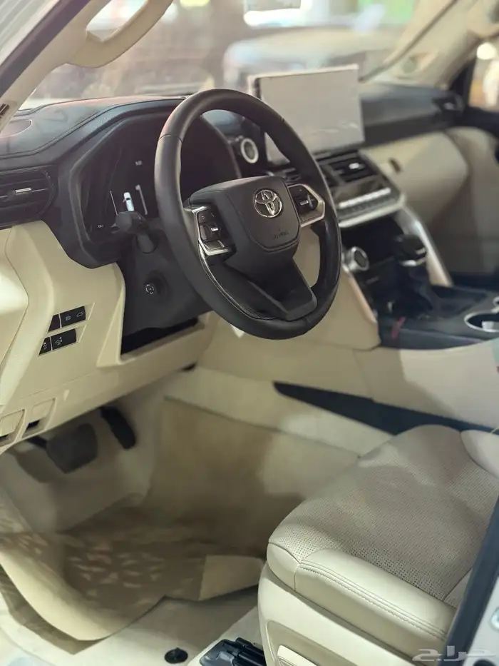 لاندكروزر VXR هايبرد 2025 فل الفل (سعودي) 4