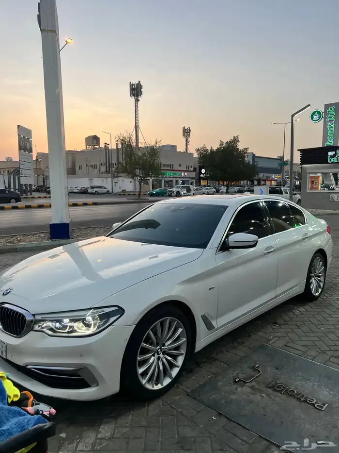 بي ام دبليو الفئه الخامسه BMW 530i luxury اعلى فئه 4
